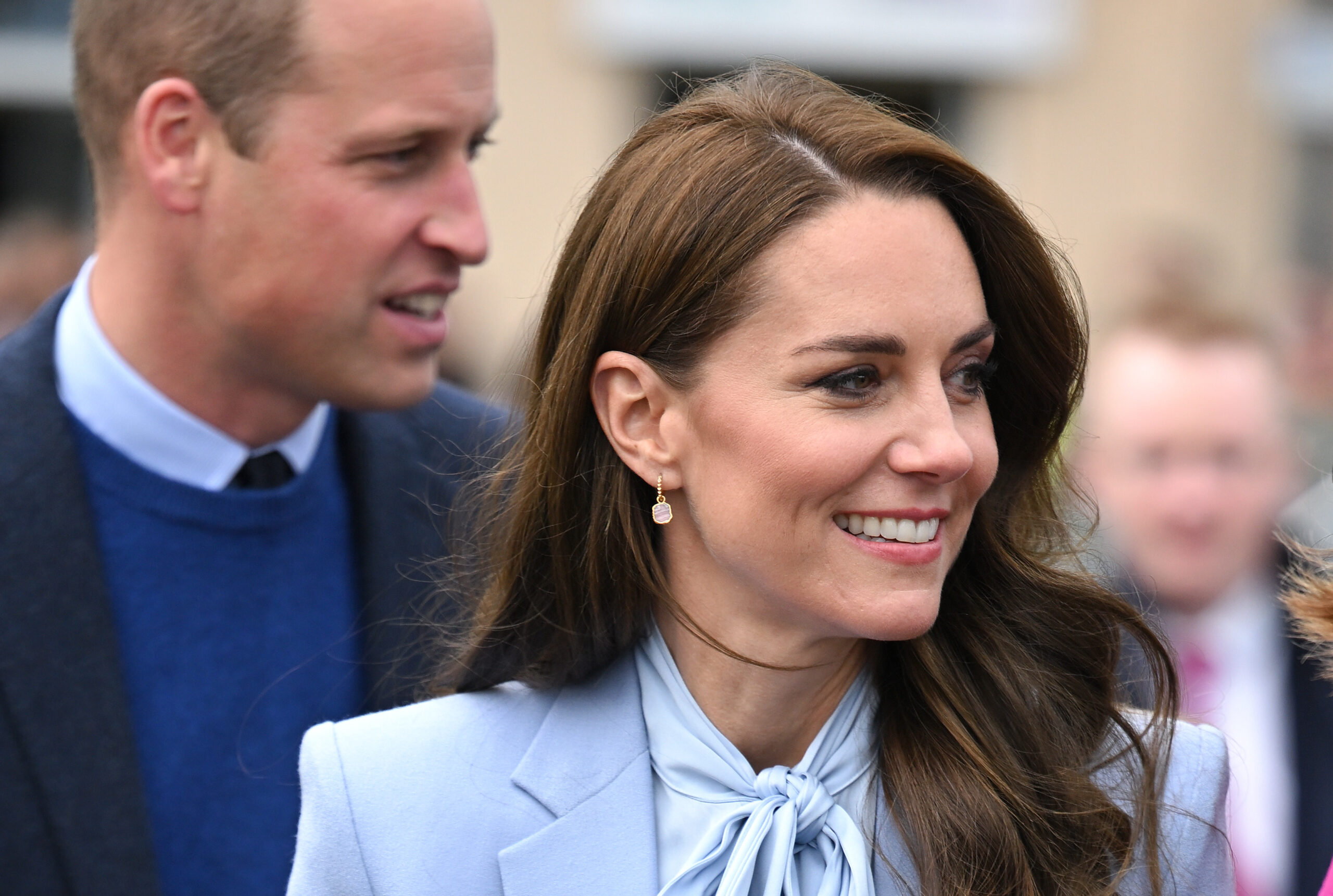 The Prince And Princess Of Wales Visit Northern Ireland CARRICKFERGUS, NORTHERN IRELAND - OCTOBER 06: Prince William, Prince of Wales and Catherine, Princess of Wales during a visit to Carrickfergus on October 06, 2022 in Northern Ireland. (Photo by Karwai Tang/WireImage)